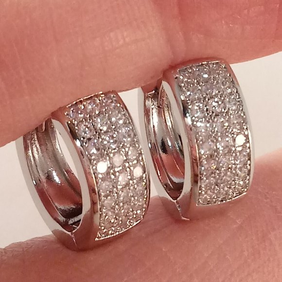Men's Silver Plated Luxury Diamond Zircon Hoop Huggie Earrings 13x6mm Gift - Picture 2 of 5
